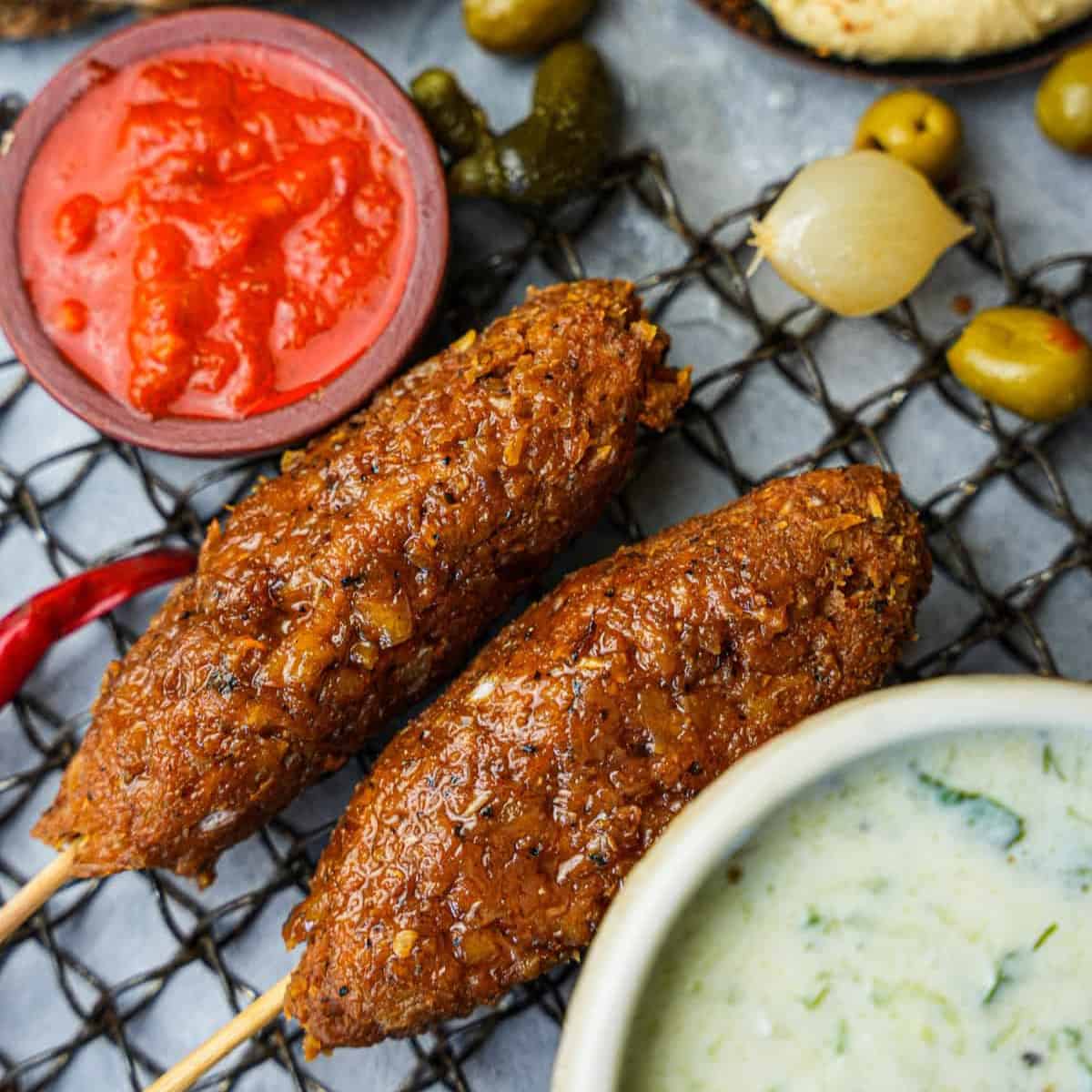 Vegan kofta on skewers.